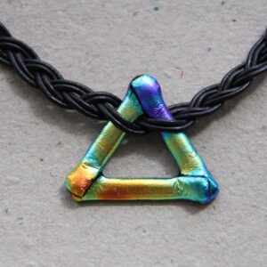 Lædersnøre halssmykke