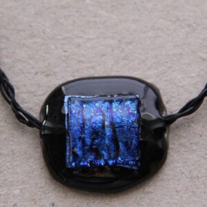 Lædersnøre halssmykke