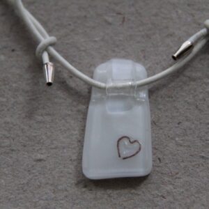 Lædersnøre halssmykke