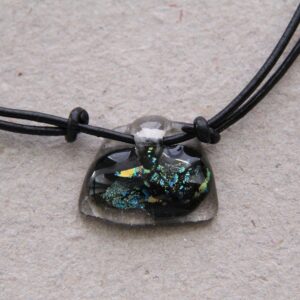 Lædersnøre halssmykke