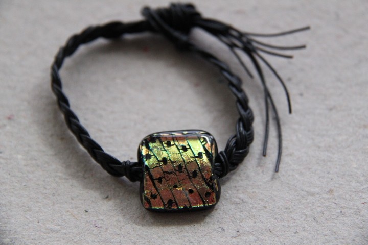 124.jpg Lædersnøre armbånd