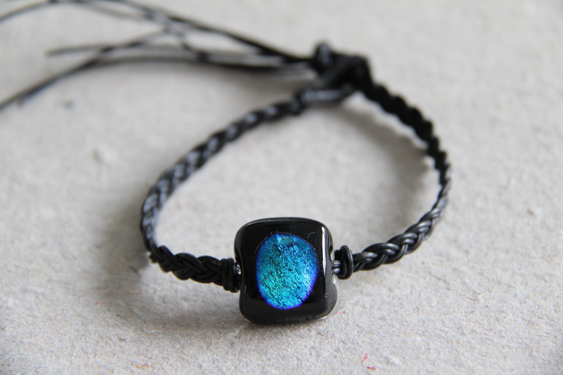 126.jpg Lædersnøre armbånd