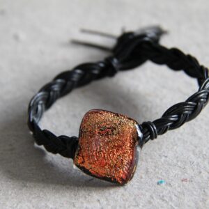 Lædersnøre armbånd