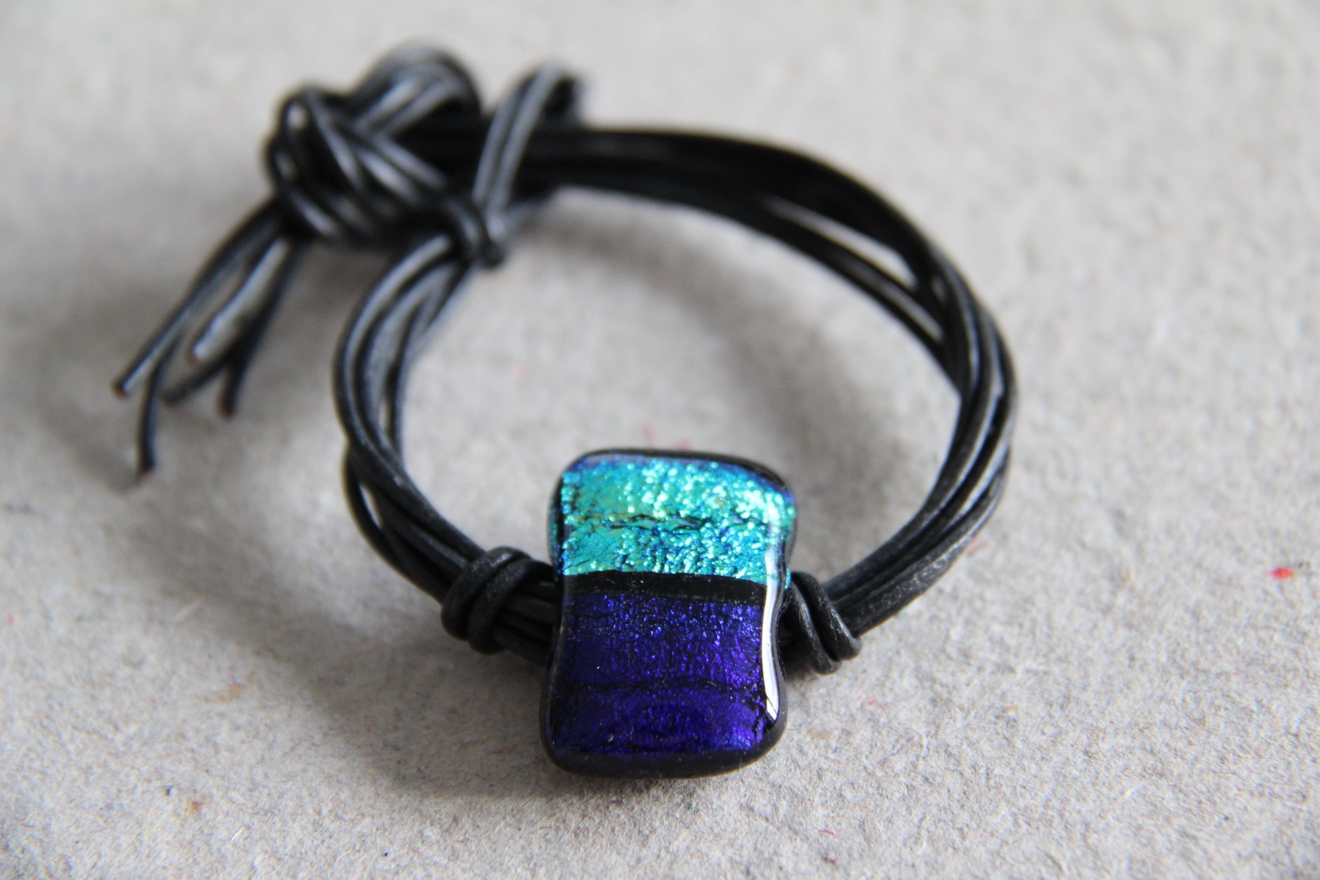 132.jpg Lædersnøre armbånd