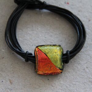 Lædersnøre armbånd