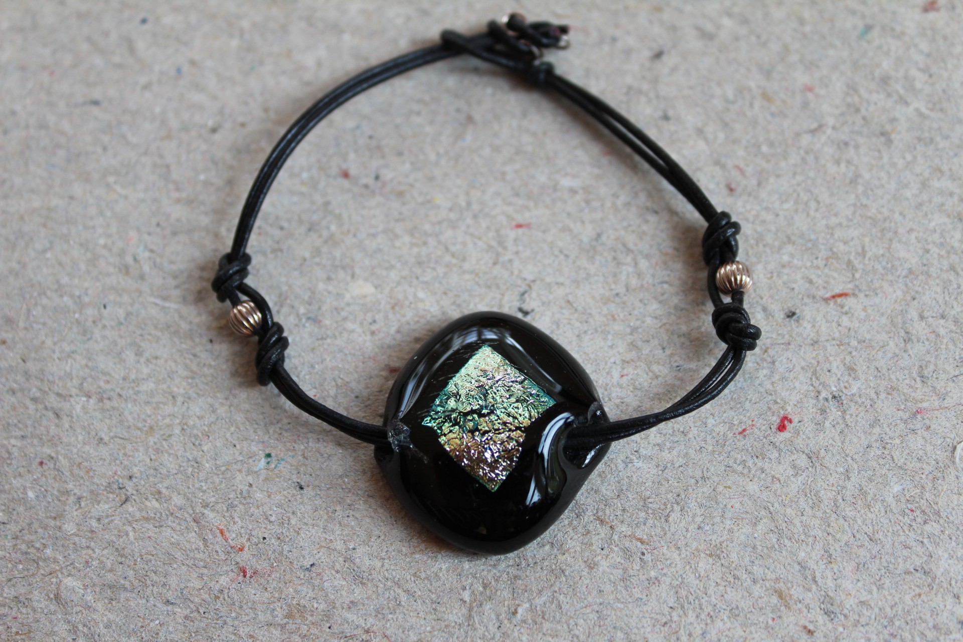 134.jpg Lædersnøre armbånd