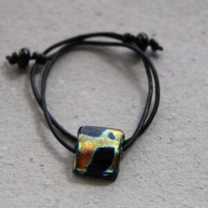 Lædersnøre armbånd