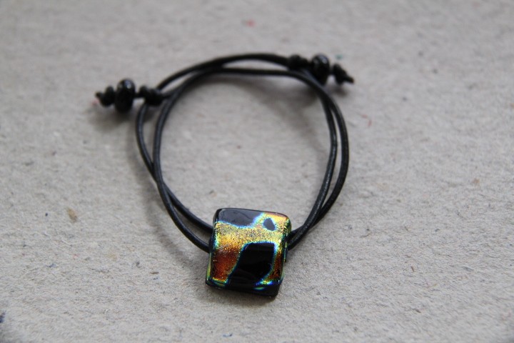 136.jpg Lædersnøre armbånd