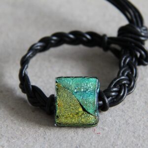 Lædersnøre armbånd