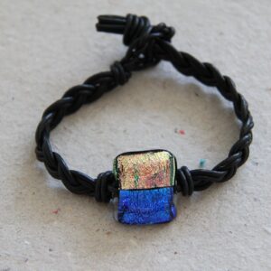 Lædersnøre armbånd