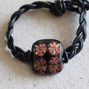 Lædersnøre armbånd