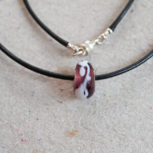 Lædersnøre halssmykke