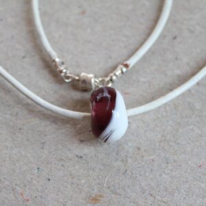 Lædersnøre halssmykke