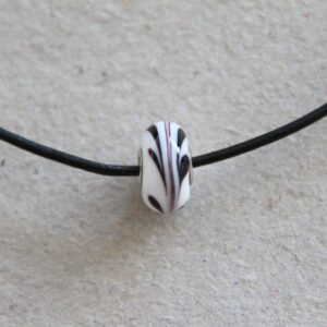 Lædersnøre halssmykke