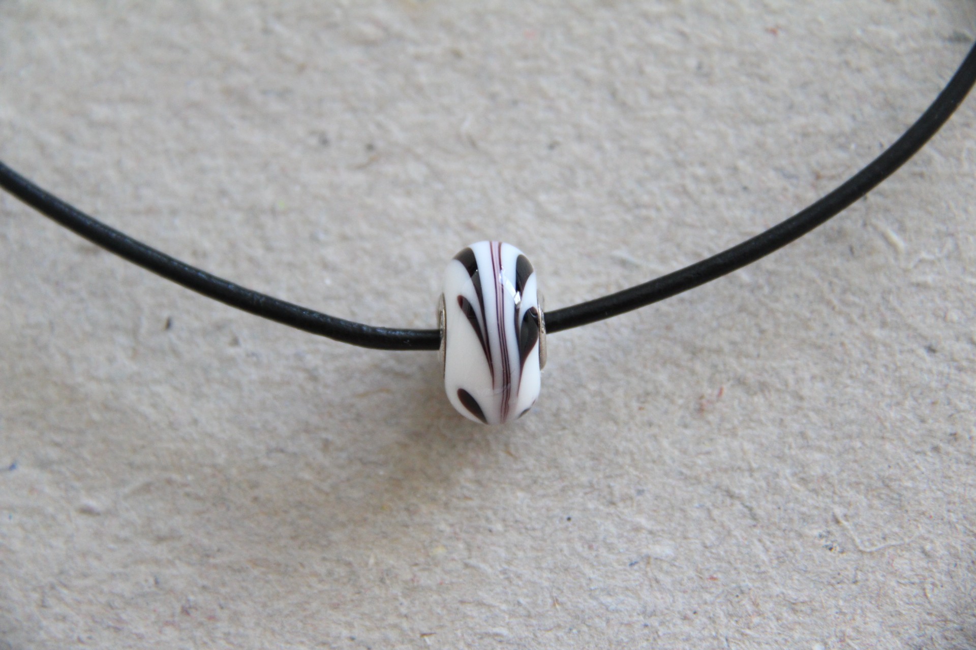 363.jpg Lædersnøre halssmykke