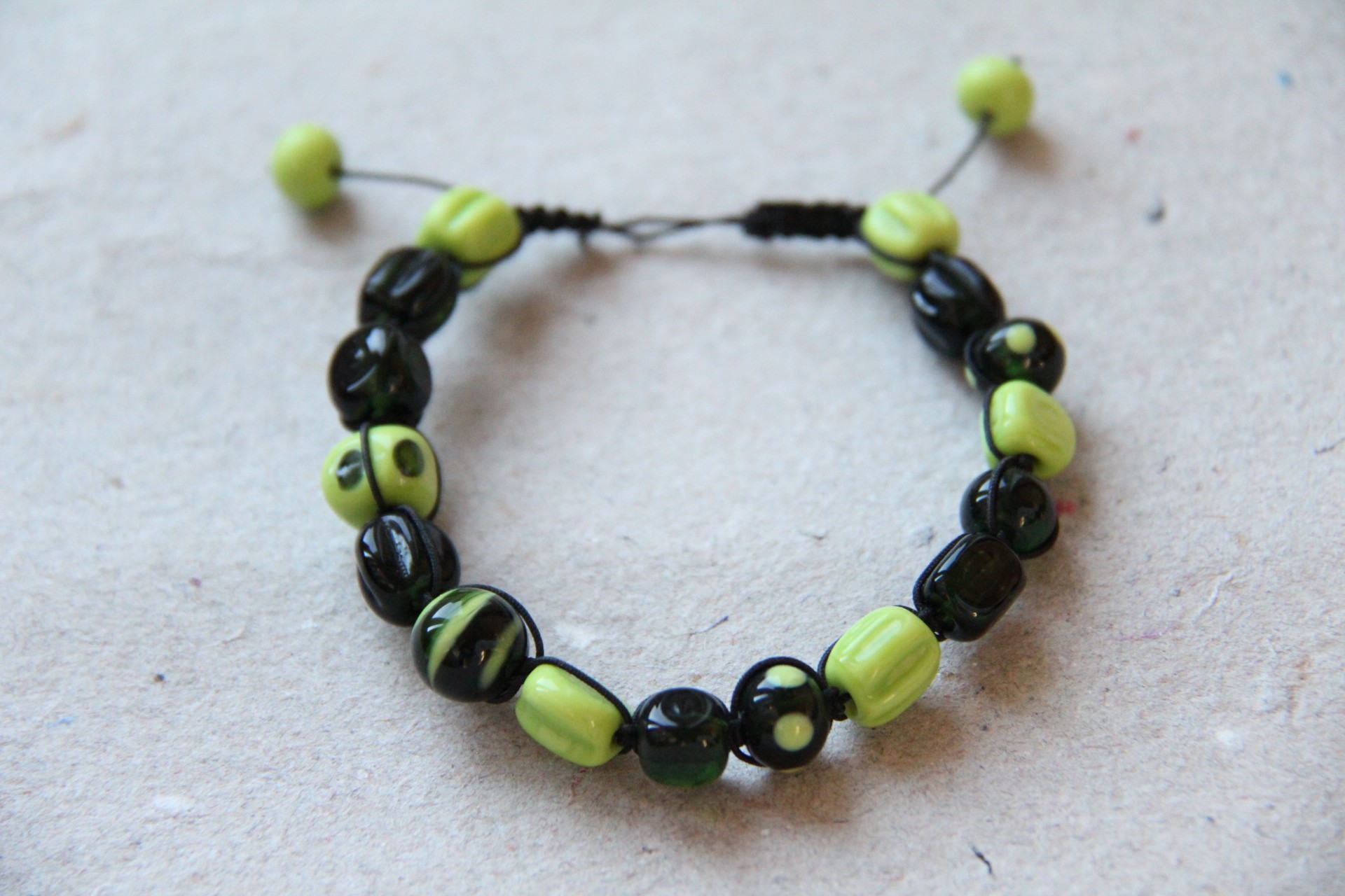 370.jpg Knyttesnøre Armbånd