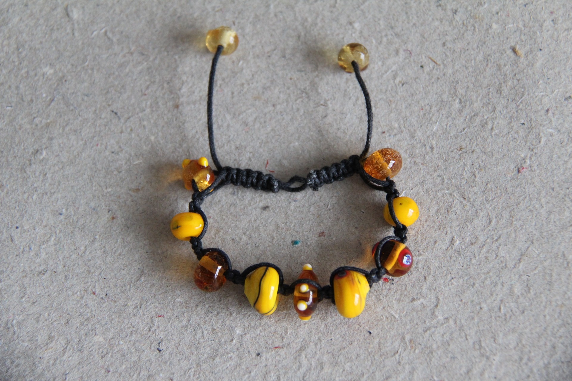 373.jpg Knyttesnøre Armbånd