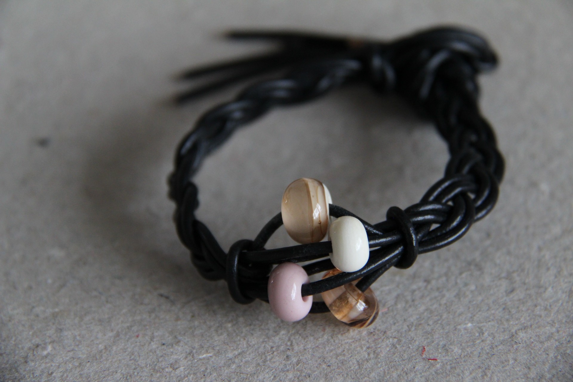 385.jpg Lædersnøre Armbånd