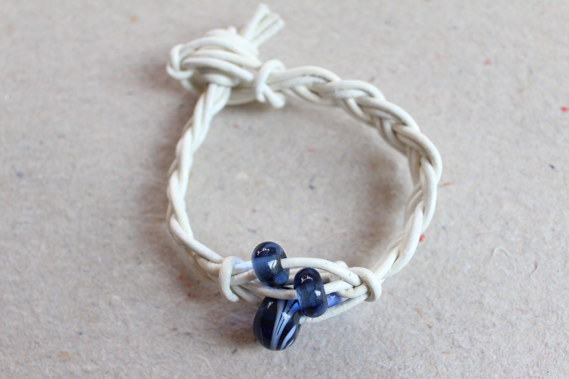 388.jpg Lædersnøre Armbånd